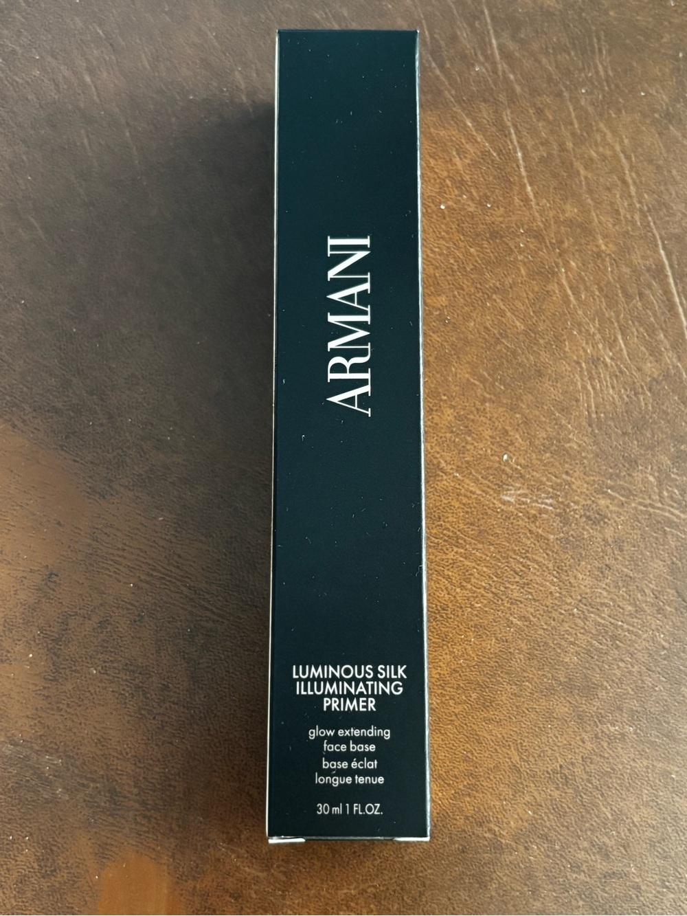 Giorgio Armani Luminous Silk Illuminating Primer — Black Packaging